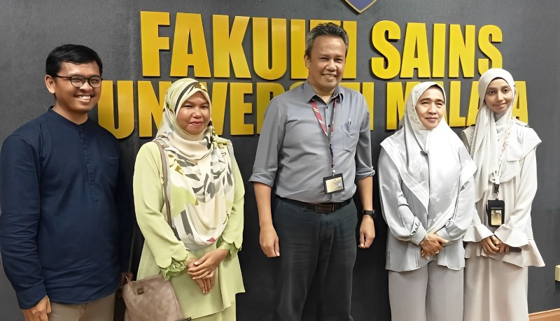 Collaboration between the Faculty of Agriculture, University of Bengkulu with Universiti Malaya, and Universiti Putra Malaysia. Collaboration between the Faculty of Agriculture, University of Bengkulu with Universiti Malaya, and Universiti Putra Malaysia.