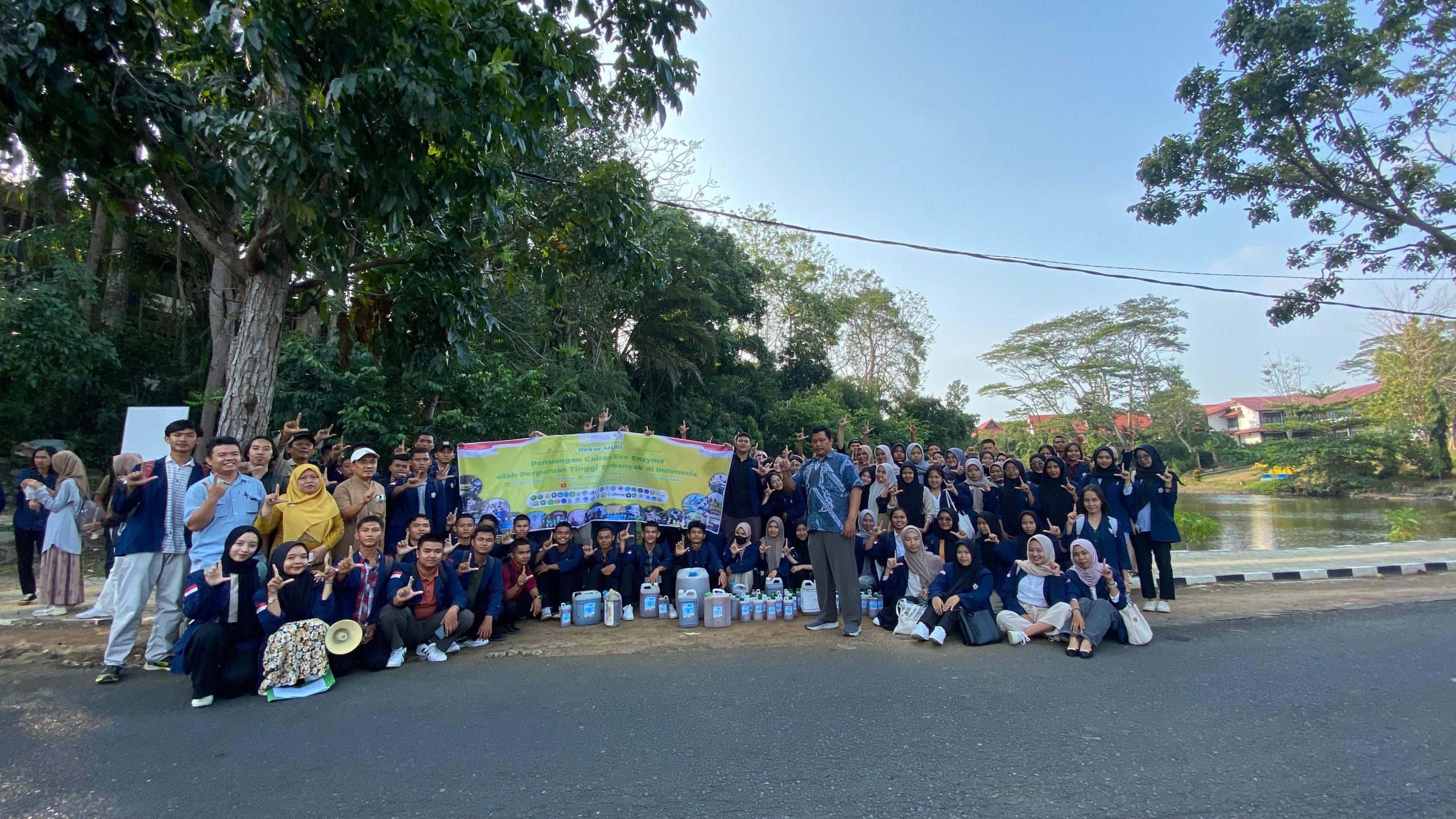 Faculty of Agriculture UNIB Successfully Holds Eco-Enzyme Festival 2024 to Support MURI Record-Breaking Faculty of Agriculture UNIB Successfully Holds Eco-Enzyme Festival 2024 to Support MURI Record-Breaking