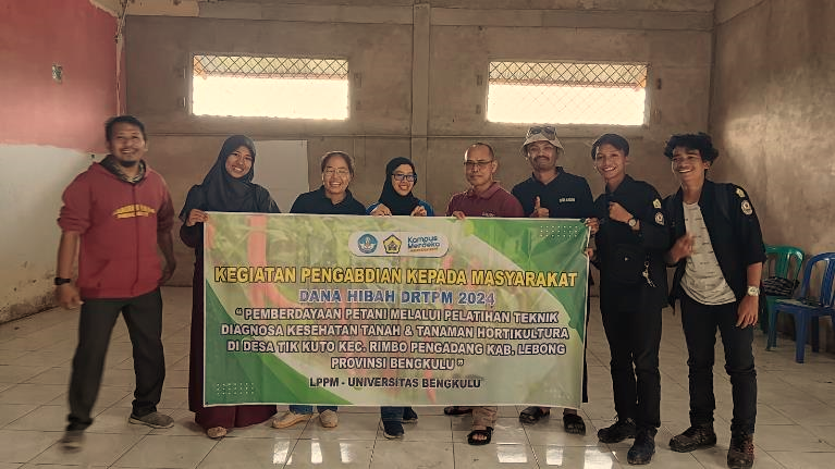 Farmer Empowerment through Soil Health and Horticultural Plant Diagnostic Technique Training in Tik Kuto Village, Rimbo Pengadang District, Lebong Regency, Bengkulu Province
