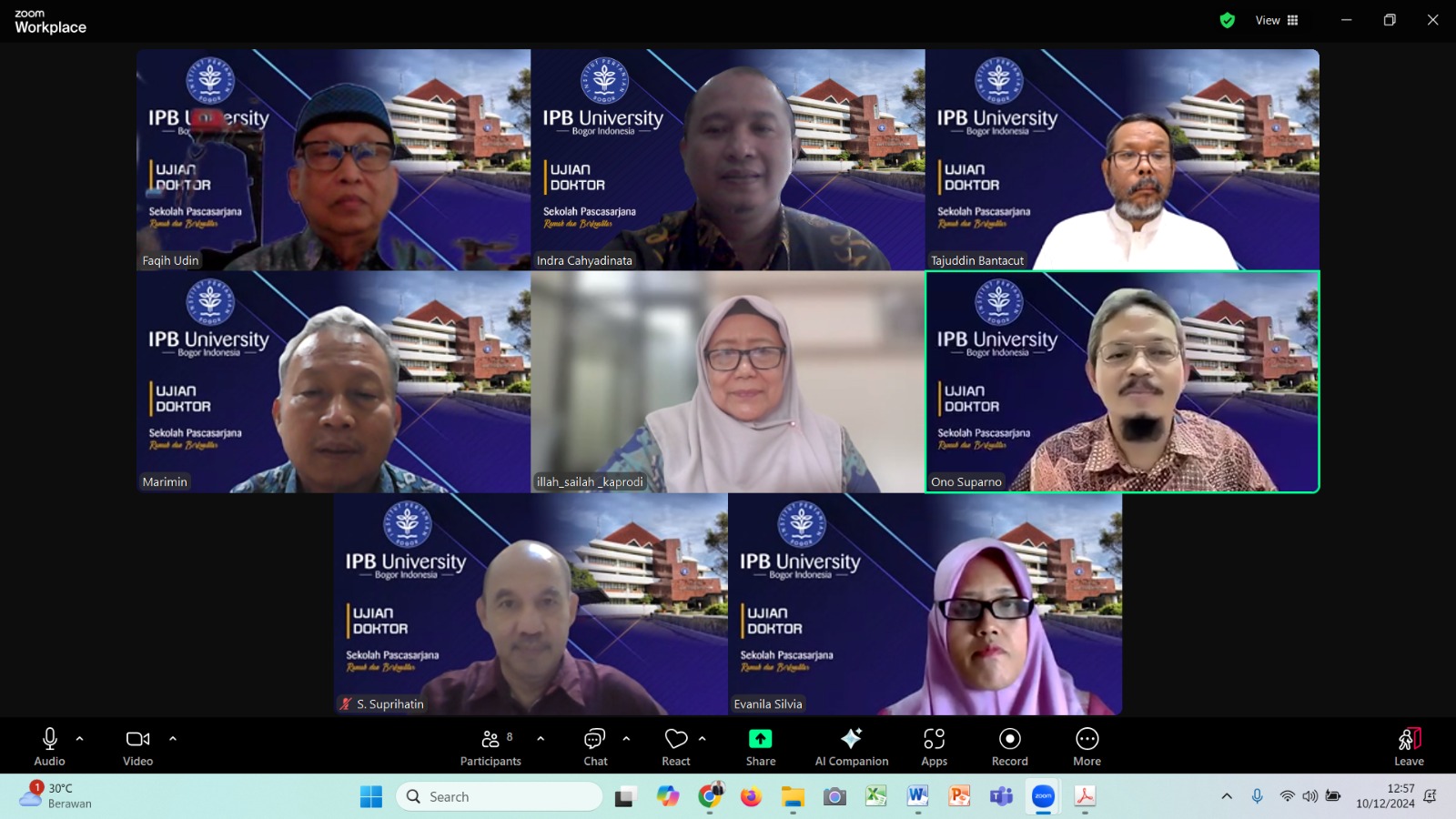 Closed Dissertation Examination of Mrs. Evanila Silvia, S.TP., M.Si, Dean of the Faculty of Agriculture as External Examiner Commission Closed Dissertation Examination of Mrs. Evanila Silvia, S.TP., M.Si, Dean of the Faculty of Agriculture as External Examiner Commission
