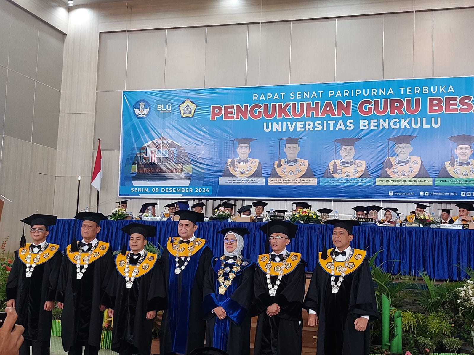 Dean of Faperta Congratulates Prof. Sigit Sudjatmiko on His Professorship Inauguration at UNIB Dean of Faperta Congratulates Prof. Sigit Sudjatmiko on His Professorship Inauguration at UNIB