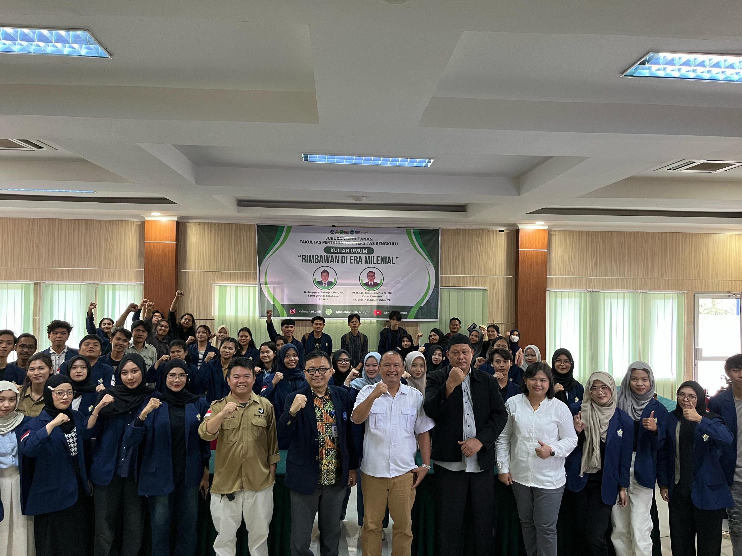 Dean of FP UNIB Officially Opens the Forestry Department Public Lecture: Foresters in the Millennial Era Dean of FP UNIB Officially Opens the Forestry Department Public Lecture: Foresters in the Millennial Era