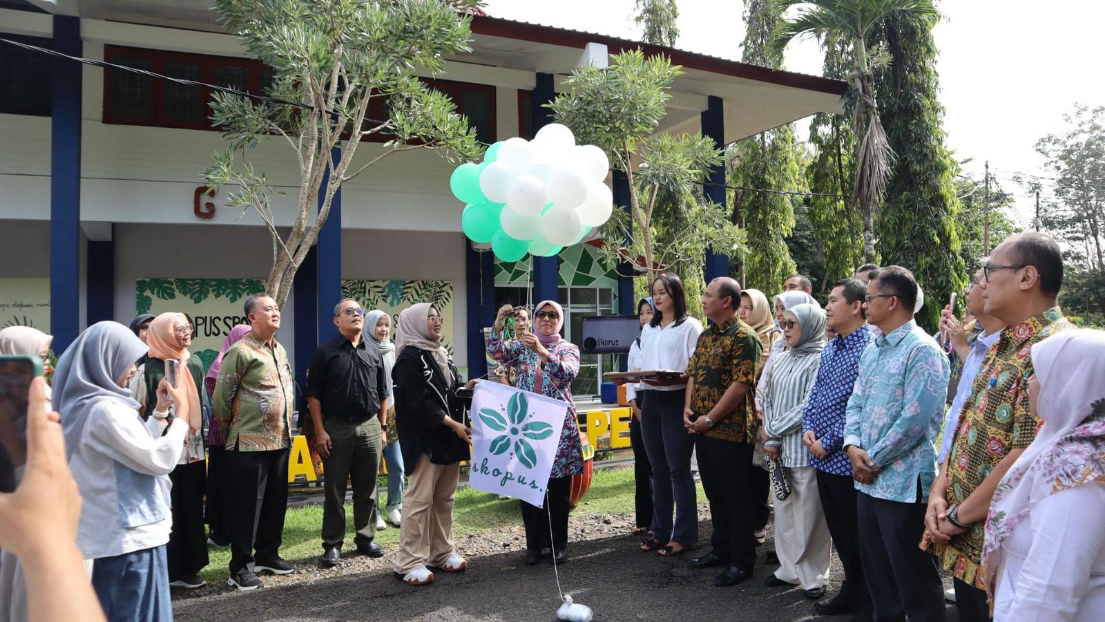Pojok Skopus Officially Opened at the Faculty of Agriculture, University of Bengkulu Pojok Skopus Officially Opened at the Faculty of Agriculture, University of Bengkulu